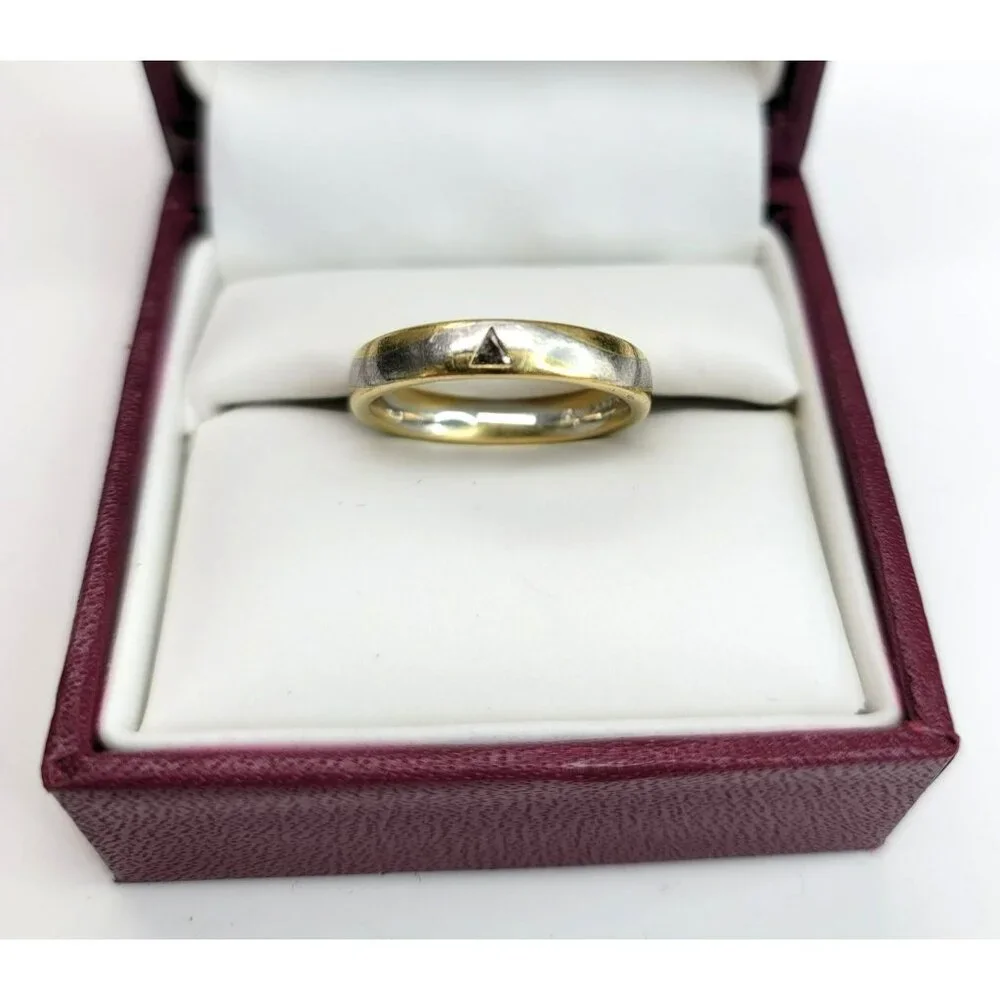18k Yellow Gold and 950 White Platinum Wave Ring with Triangle Diamond CT3